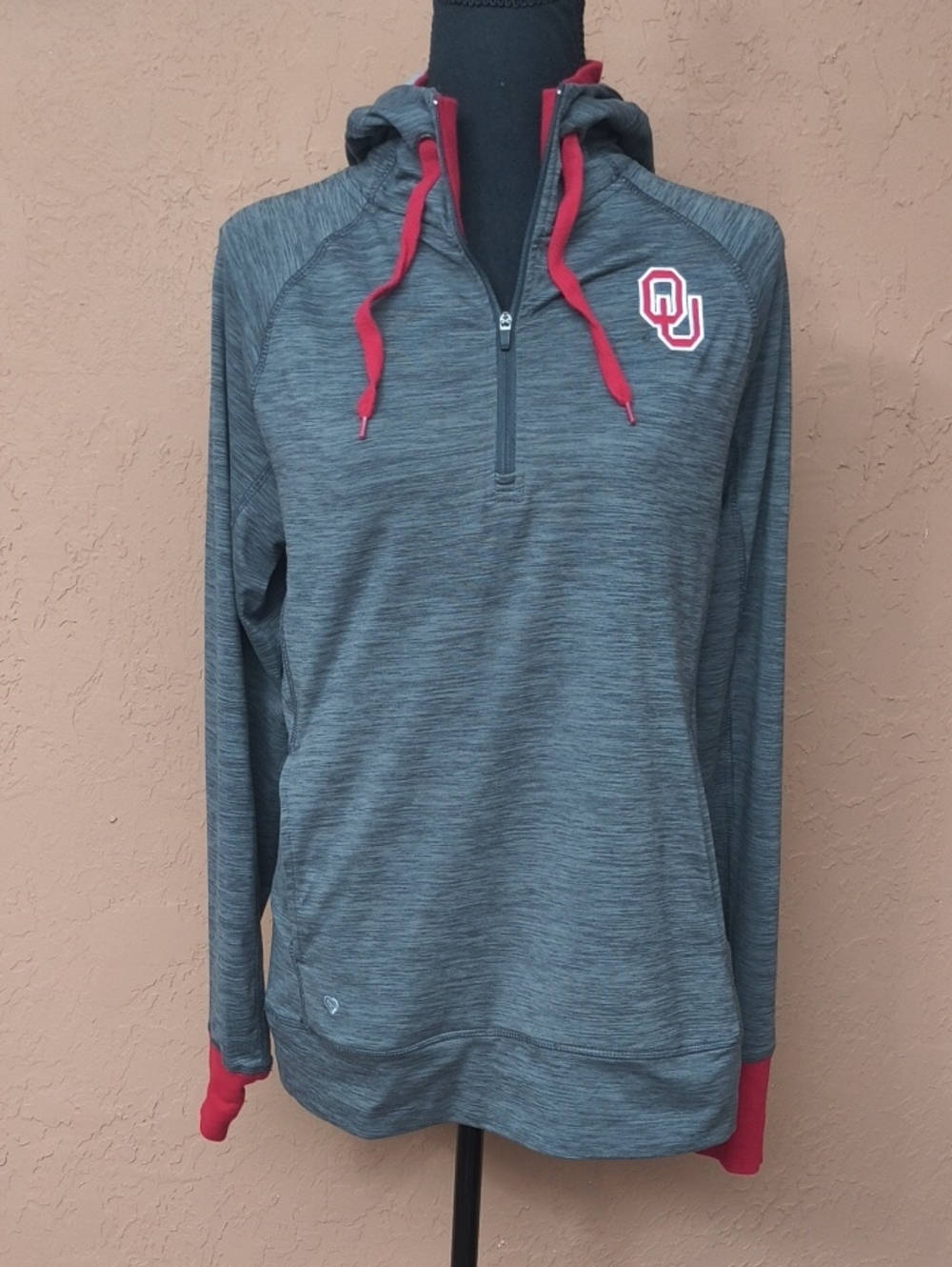 Colosseum Women's Oklahoma Sooners Gray Quarter-Zip Hoodie with Red Accents L